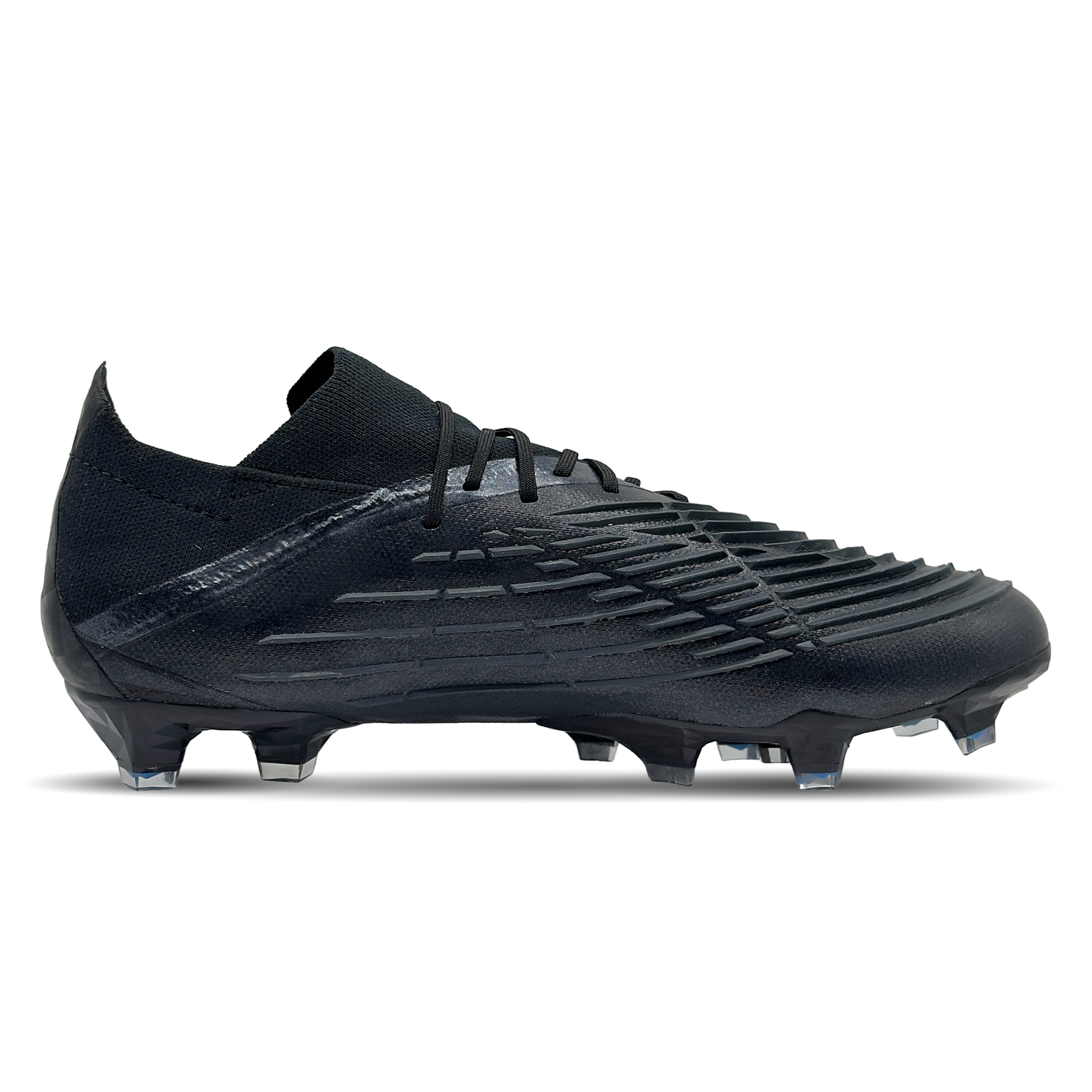 Entdecke die unschlagbare Kombination aus Stil und Leistung mit dem adidas Predator Edge 1 L FG (GV7391). Dieser hochentwickelte Fußballschuh bietet überlegene Kontrolle und Präzision auf dem Platz. Mit seiner innovativen Konstruktion und dem modernen Design setzt er neue Maßstäbe. Hol ihn dir jetzt auf STUNNINGBOOTS.com und steigere dein Spiel auf ein neues Niveau.