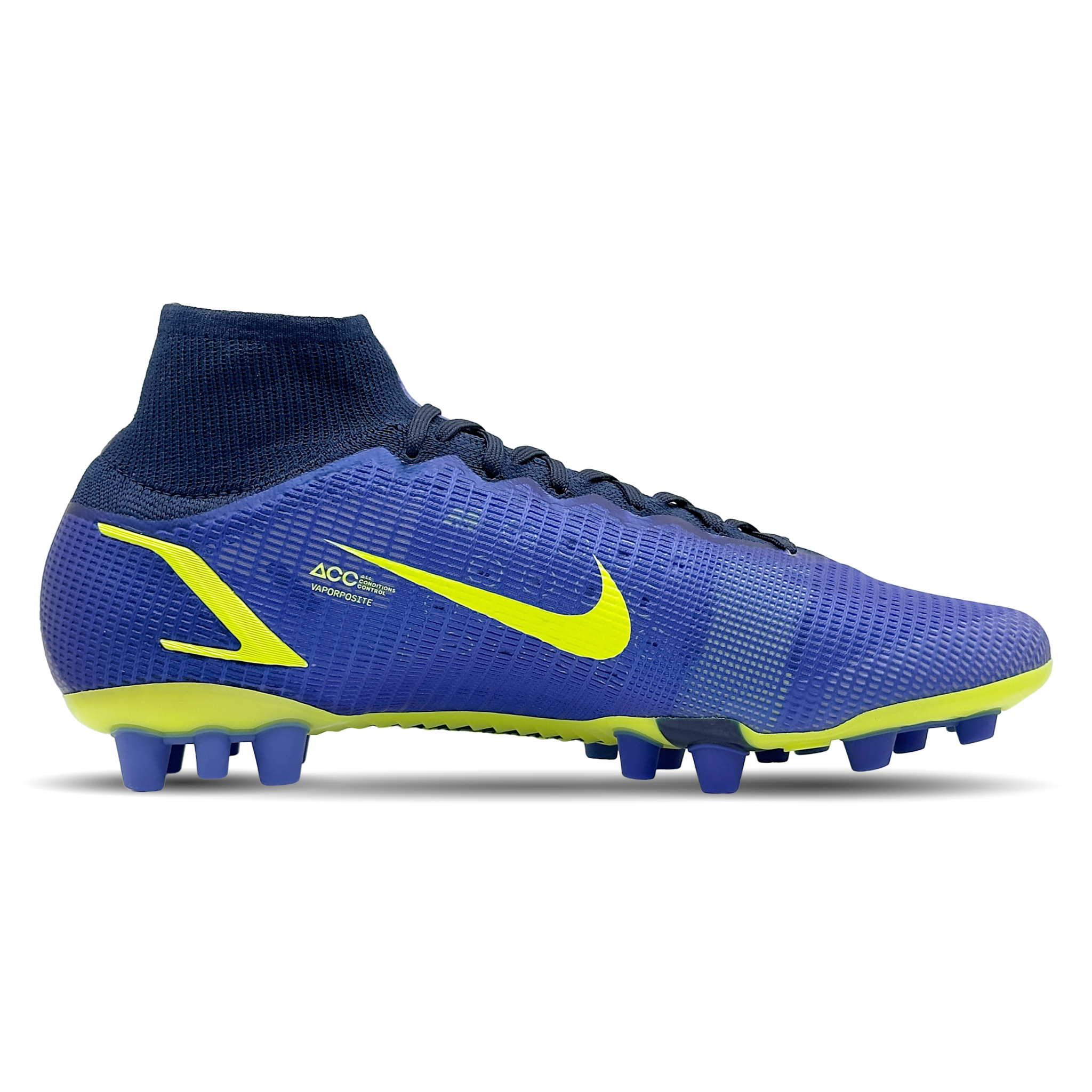 Das innovative Design des Nike Mercurial Superfly 8 Elite AG (CV0956-574) bietet explosive Geschwindigkeit und präzise Kontrolle auf dem Platz. Entwickelt für höchste Performance auf Kunstrasenplätzen, bringt dieser Schuh dein Spiel auf ein neues Level. Hol ihn dir jetzt auf STUNNINGBOOTS.com und dominiere das Spiel!