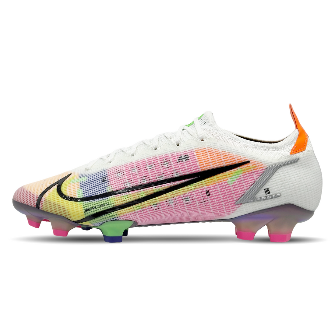Tauche ein in die Welt des Hochleistungsfußballs mit dem Nike Mercurial Vapor 14 Elite FG "Dragonfly" (CQ7635-105) erhältlich auf STUNNINGBOOTS.com. Dieser Schuh bietet nicht nur erstklassige Performance auf festem Boden, sondern auch ultimativen Komfort und Grip. Mit seinem innovativen Design und hochwertigen Materialien ist er die perfekte Wahl für anspruchsvolle Spieler. Bestelle jetzt und erlebe, wie dieser Schuh dein Spiel auf ein neues Level hebt!