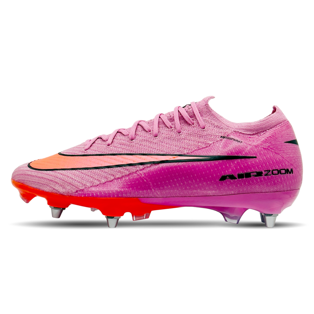 Die Nike Mercurial Zoom Vapor 16 Elite SG-Pro (FQ8688-600) sind die perfekte Wahl für Fußballspieler, die Geschwindigkeit und Kontrolle auf höchstem Niveau suchen. Diese Schuhe bieten eine reaktionsfreudige Zoom Air-Einheit für extra Dämpfung, ein leichtes, atmungsaktives Obermaterial für optimalen Komfort und ein innovatives Stollendesign für maximale Traktion auf nassem Boden. Mit ihrer präzisen Passform und fortschrittlichen Technologie helfen sie dir, dein Spiel auf das nächste Level zu heben. Jetzt erh