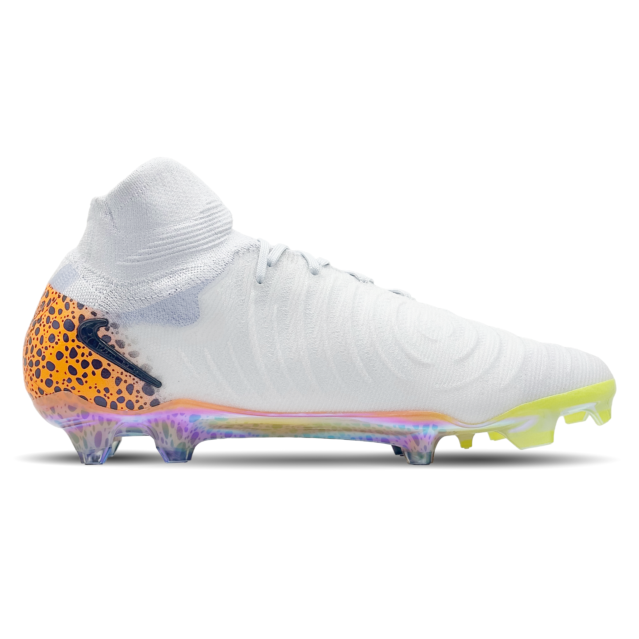 Die Nike Phantom Luna II Elite FG (FN8002-900) Fußballschuhe sind für Spieler entwickelt, die höchste Präzision und Kontrolle auf dem Platz benötigen. Mit ihrer speziellen Stollenkonfiguration bieten sie optimalen Halt und schnelle Reaktionen auf festen Böden. Das leichte Obermaterial sorgt für eine enge Passform und verbessertes Ballgefühl, während die innovative Sohle für maximale Traktion und Stabilität bei schnellen Richtungswechseln sorgt. Ideal für kreative Spielmacher und dynamische Angreifer, die da