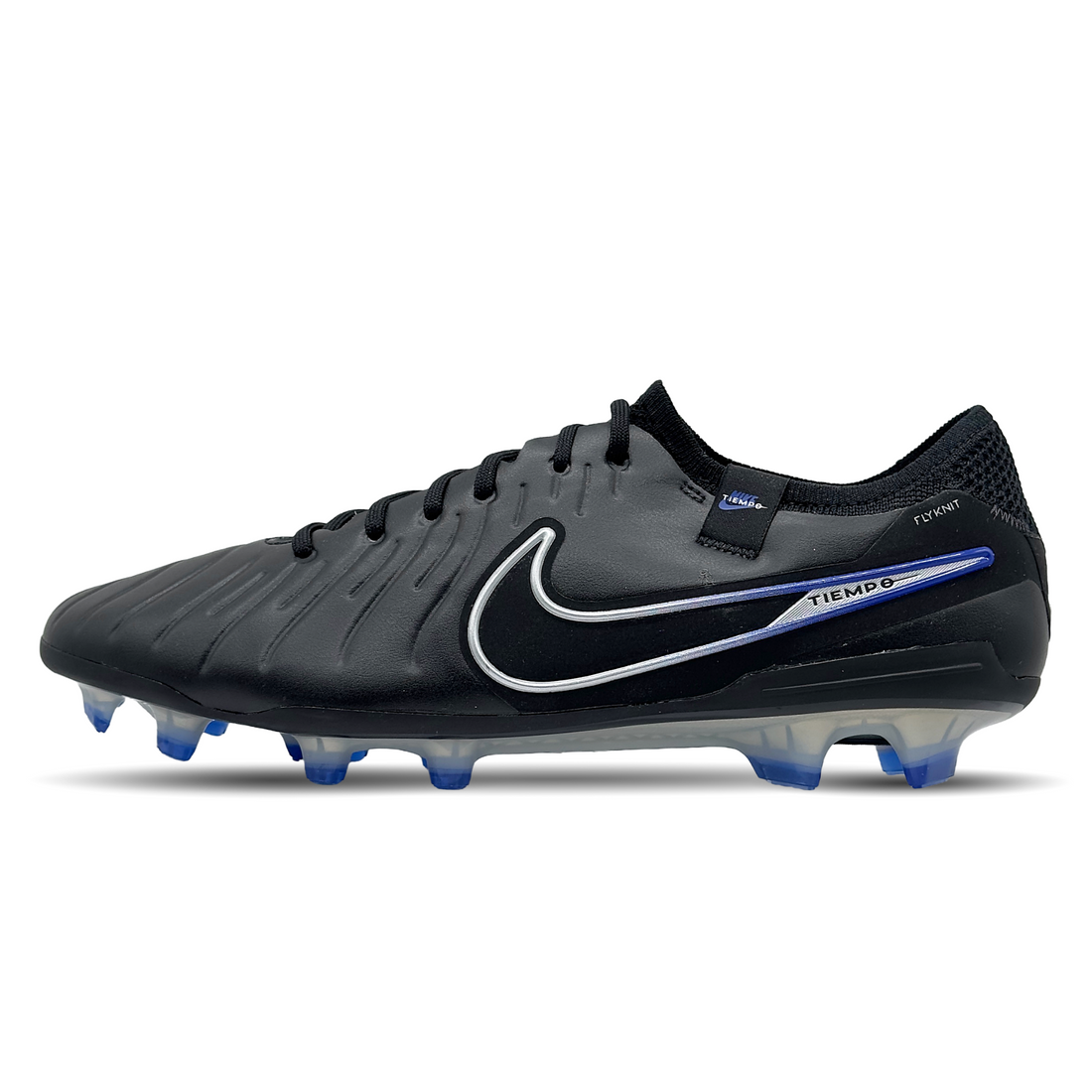 Entdecke die Nike Tiempo Legend 10 Elite FG Fußballschuhe (DV4328-040), perfekt für Präzision und Stil auf dem Spielfeld. Mit ihrem hochwertigen Leder und fortschrittlichen Eigenschaften bieten sie ultimativen Komfort und Kontrolle. Bestelle jetzt auf STUNNINGBOOTS.com und erreiche dein volles Potenzial auf dem Platz!
