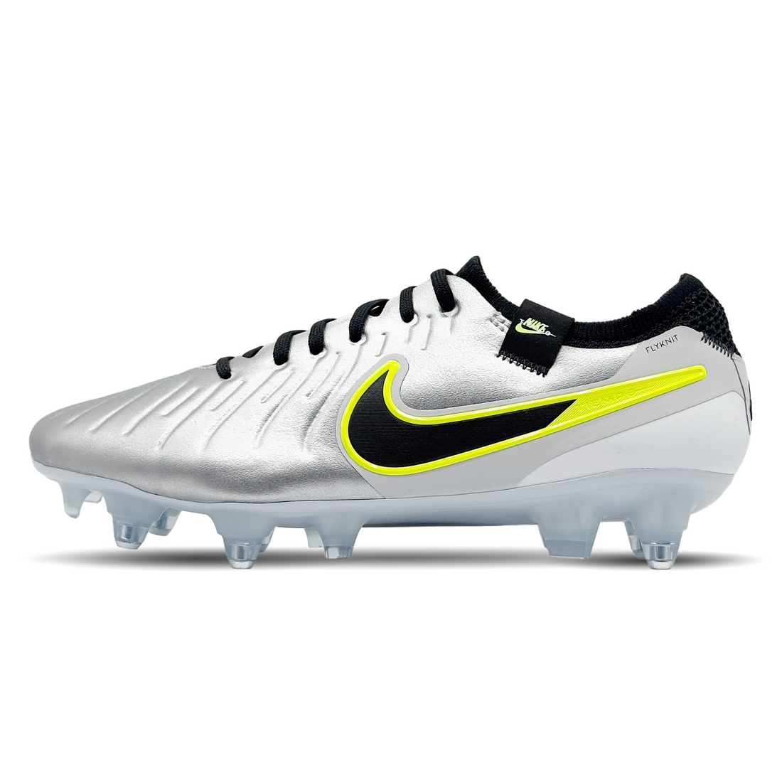 Erlebe ultimative Präzision und Leistung auf dem Platz mit dem Nike Tiempo Legend 10 Elite SG-Pro AC (DV4329-001). Dieser Schuh bietet eine optimierte Passform, herausragenden Komfort und überragende Traktion auf weichem Untergrund. Ideal für Spieler, die auf höchstem Niveau spielen und Wert auf Qualität legen. Jetzt auf STUNNINGBOOTS.com erhältlich!