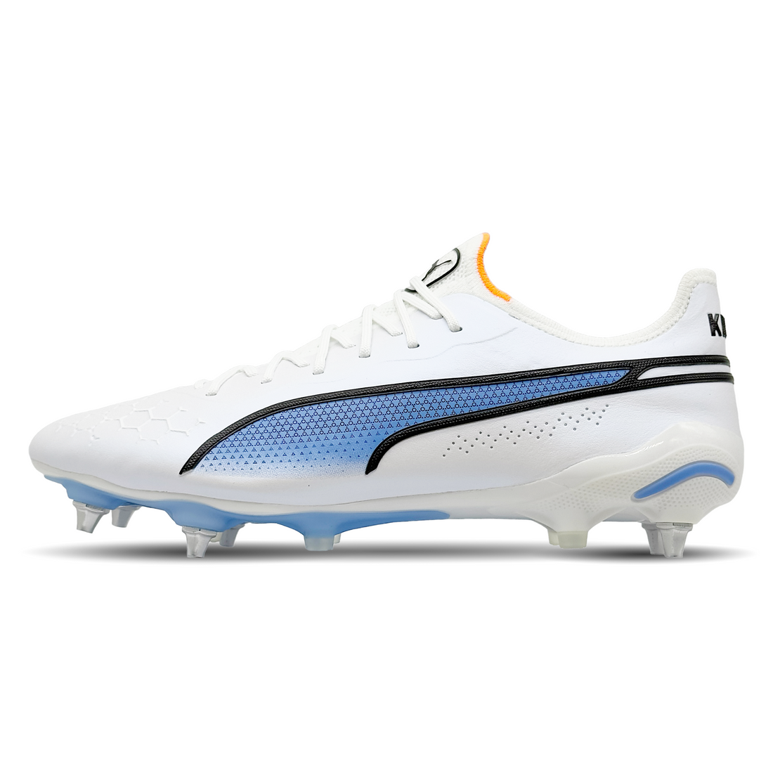 Entdecke den Puma King Ultimate MXSG (107098-01) auf STUNNINGBOOTS.com. Diese hochwertigen Fußballschuhe bieten nicht nur maximalen Grip auf weichem Boden, sondern auch ein innovatives Design und erstklassigen Komfort. Mit ihrer herausragenden Passform und dem strapazierfähigen Obermaterial sind sie perfekt für Spieler, die auf dem Platz das Beste geben wollen. Dominiere das Spiel mit diesen Schuhen und erziele Spitzenleistungen auf weichem Untergrund.