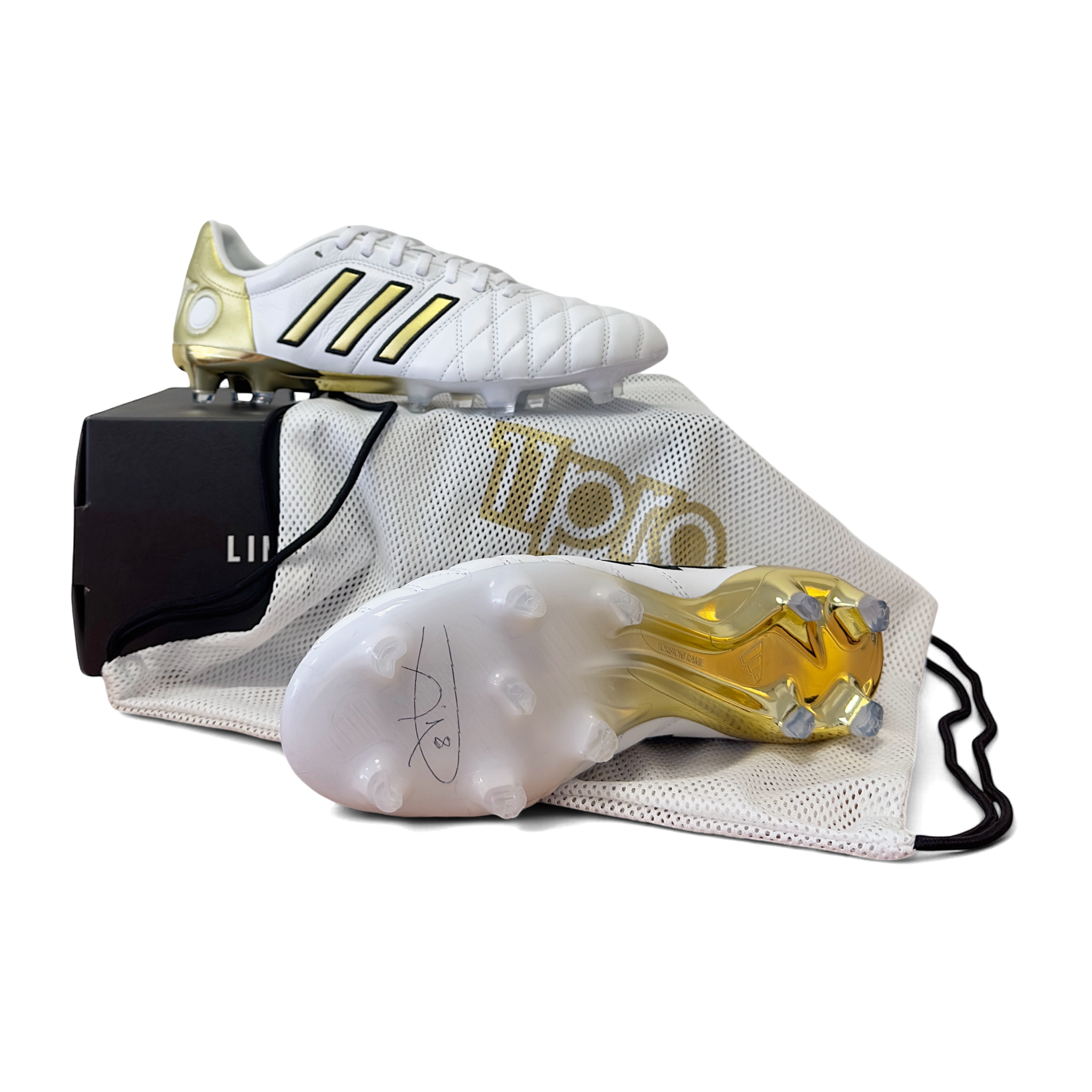 Entdecke die Adidas 11Pro TK FG (JH6410) auf STUNNINGBOOTS.com. Diese hochwertigen Fußballschuhe sind für festen Boden optimiert und bieten exzellenten Komfort und Präzision. Das Obermaterial sorgt für optimale Passform, während die innovative Sohle hervorragende Traktion und Stabilität garantiert. Ideal für ambitionierte Spieler, die Leistung und Stil vereinen möchten. Perfekt für den Einsatz auf natürlichen Rasenplätzen.