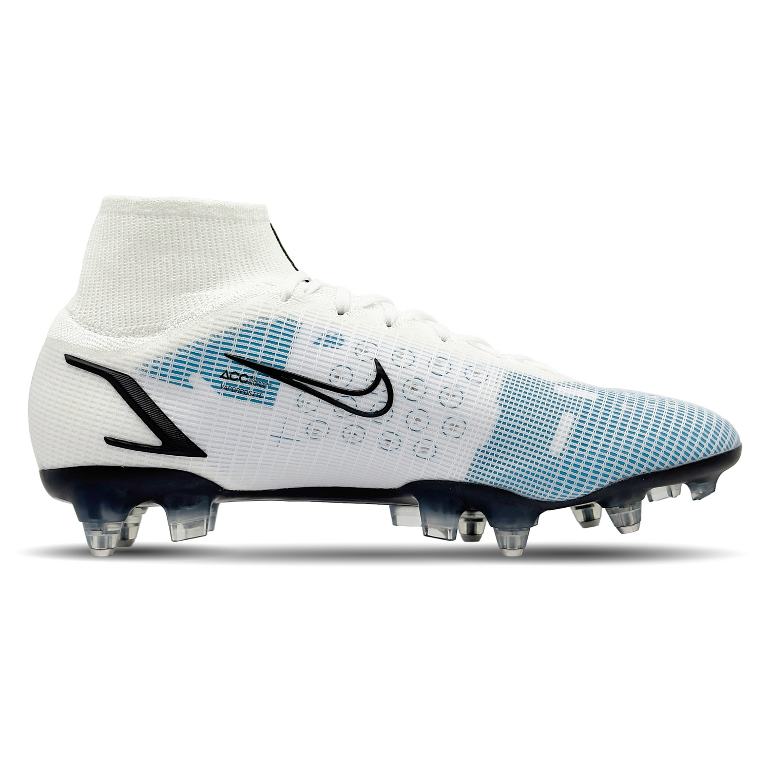 Die Nike Mercurial Superfly 8 Elite SG-Pro AC &quot;By You&quot; (DD0315-110) sind perfekt für nasse und weiche Spielfelder. Die Anti-Clog-Traktion verhindert Schlammbildung, während das Flyknit-Obermaterial für eine präzise Passform sorgt. Mit dieser personalisierbaren Variante kannst du deinen individuellen Stil auf dem Spielfeld zeigen. Erhältlich auf STUNNINGBOOTS.com!