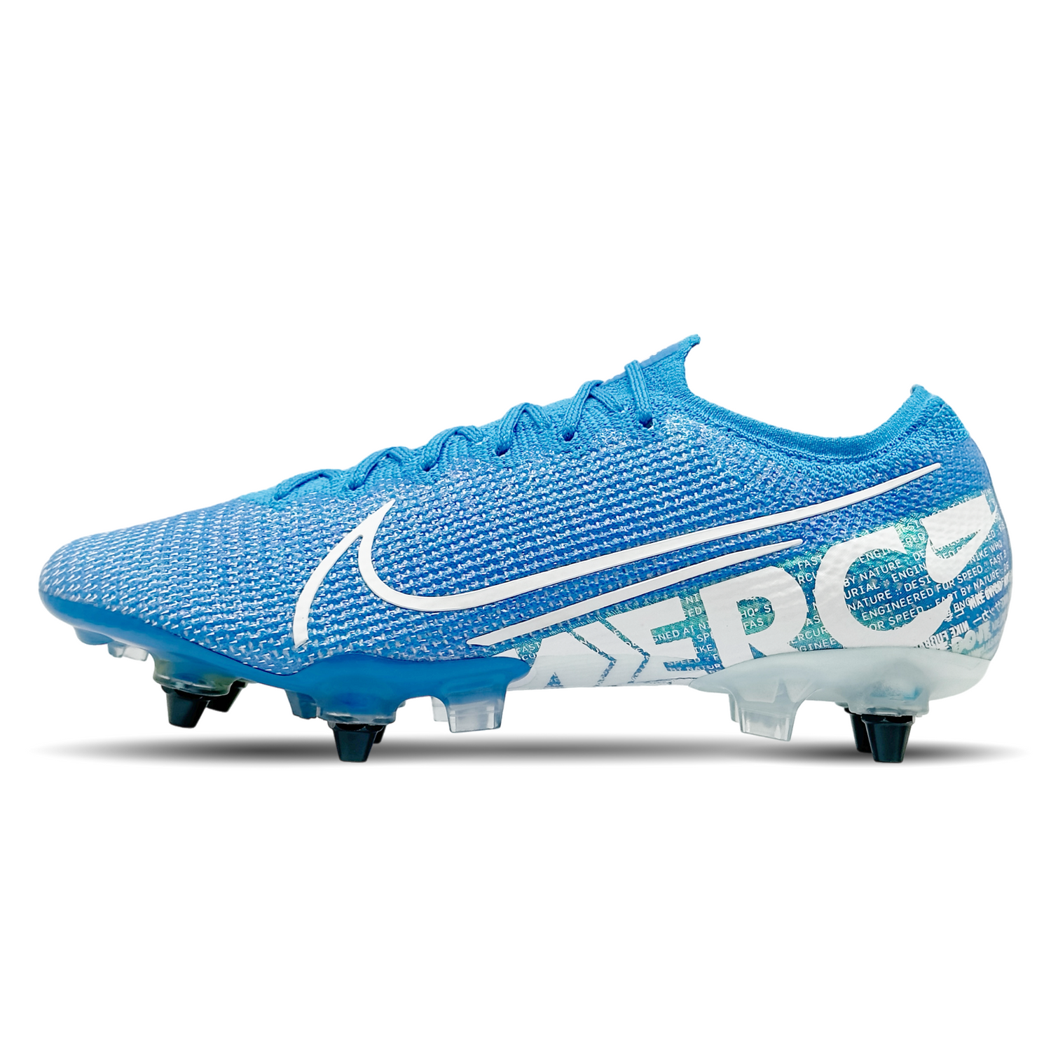 Die Nike Mercurial Vapor 13 Elite SG-Pro AC (AT7899-414) Fußballschuhe bieten dir optimalen Grip und explosive Beschleunigung auf weichen Böden. Das Flyknit-Obermaterial schmiegt sich perfekt an deinen Fuß und verleiht dir ein sockenähnliches Tragegefühl, während die All Conditions Control (ACC) Technologie für hervorragende Ballkontrolle bei jeder Witterung sorgt. Die Kombination aus Schraub- und Feststollen sorgt für stabilen Halt und schnelle Richtungswechsel. Diese Schuhe sind ideal für schnelle und wen