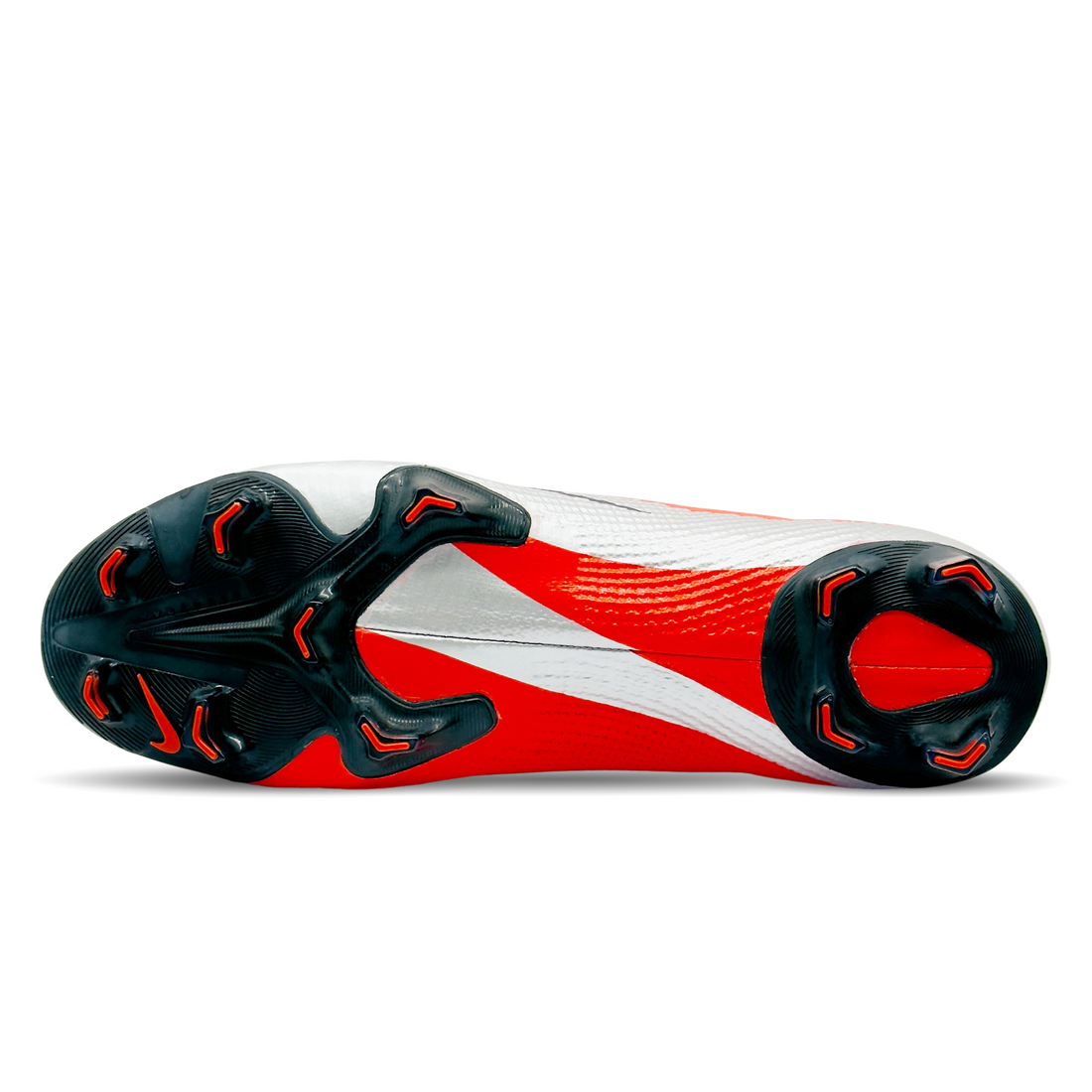 Die Nike Mercurial Vapor 13 Elite FG (AQ4176-851) bieten dir explosive Geschwindigkeit und perfekte Ballkontrolle auf festen Böden. Das Flyknit-Obermaterial passt sich deinem Fuß an, während die Nike Aerotrak-Zone mit Mikro-Rillen für optimale Traktion und Beschleunigung sorgt. Mit dem All Conditions Control (ACC) Finish hast du auch bei Nässe volle Kontrolle über den Ball. Diese Fußballschuhe sind ideal für schnelle Richtungswechsel und dynamische Spielzüge. Erhältlich bei stunningboots.com