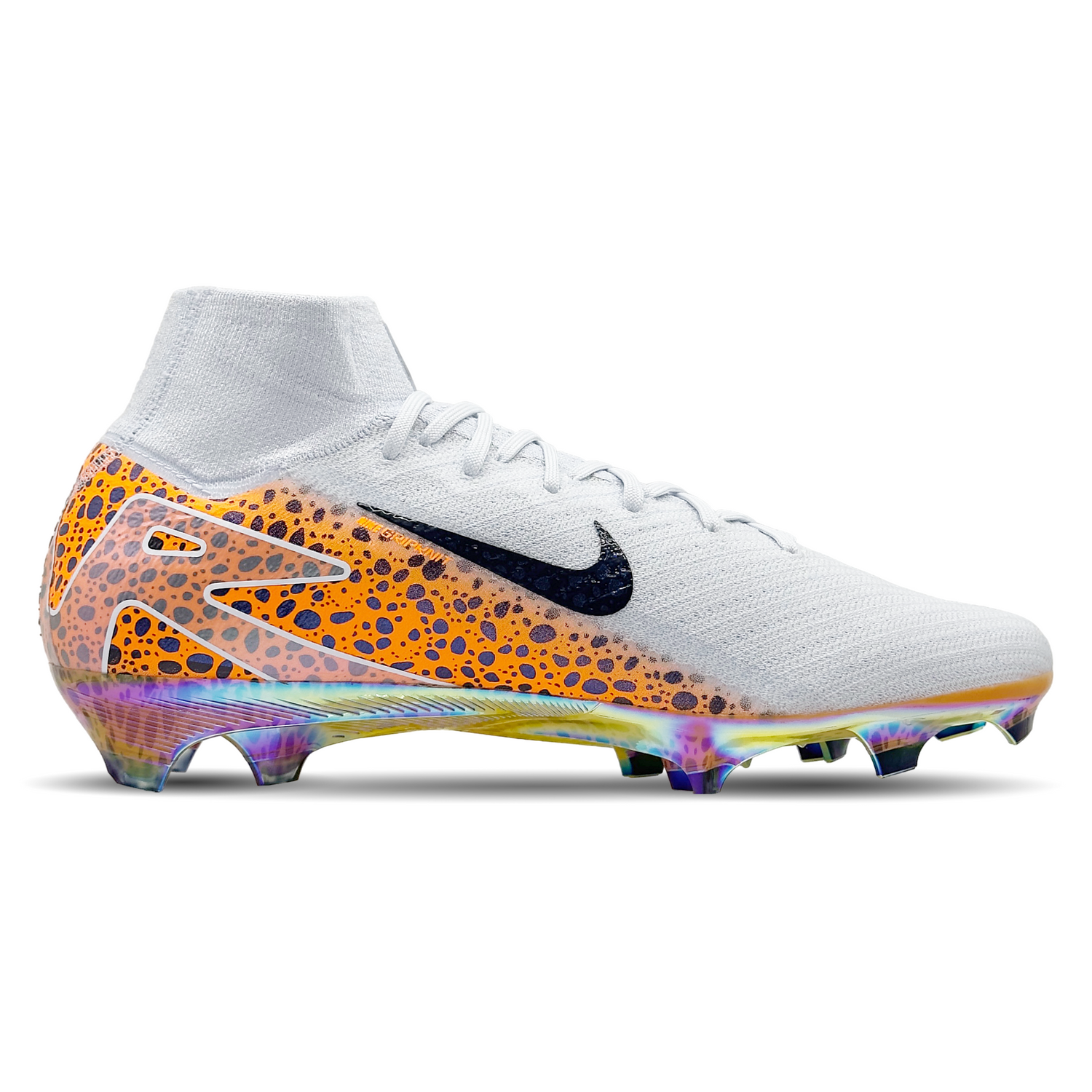 Die Nike Mercurial Zoom Superfly 10 Elite FG (FQ8311-900) bieten dir herausragende Geschwindigkeit und Kontrolle auf festen Böden. Das innovative Design und die Zoom Air-Technologie sorgen für explosive Bewegungen und optimale Traktion. Perfekt für schnelle Spieler, die auf dem Platz dominieren wollen. Hol sie dir jetzt auf STUNNINGBOOTS.com.