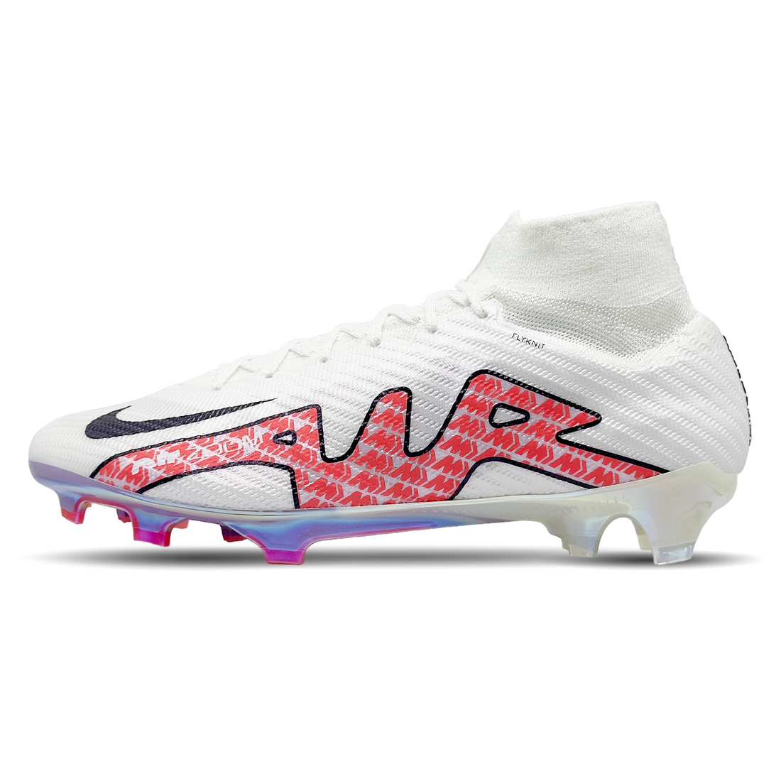 Entdecke die Nike Mercurial Zoom Superfly 9 Elite FG Fußballschuhe (DJ4977-101) für festen Boden. Diese Schuhe bieten erstklassige Traktion und Stabilität durch eine innovative Sohle und das Zoom Air-Element. Ihr dynamisches Design sorgt für einen modernen Look auf dem Spielfeld. Perfekt für ambitionierte Spieler, die Höchstleistung und Stil suchen. Hol sie dir jetzt auf STUNNINGBOOTS.com!