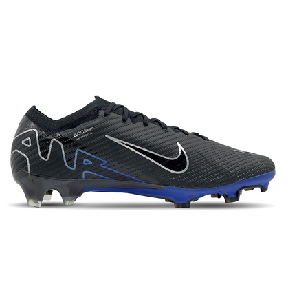 Erlebe den Nike Mercurial Zoom Vapor 15 Elite FG (DJ4978-040) auf STUNNINGBOOTS.com. Dieser fortschrittliche Fußballschuh bietet dir mit Zoom Air-Technologie und leichter Passform maximale Geschwindigkeit und Kontrolle auf Naturrasen. Die optimierte Stollenanordnung sorgt für hervorragenden Grip und Beschleunigung. Perfekt für dynamische Spieler, die ihre Performance auf das nächste Level heben wollen. Jetzt erhältlich auf STUNNINGBOOTS.com.