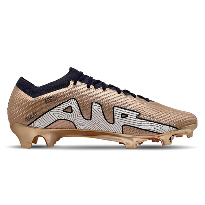 Die Nike Mercurial Zoom Vapor 15 Elite FG (DR5934-810) bieten schnellen Spielern leichte, präzise Kontrolle und explosive Geschwindigkeit auf festem Boden. Die optimierte Passform und die Zoom Air-Technologie sorgen für maximale Performance und Komfort. Perfekt für ambitionierte Fußballer, die Geschwindigkeit und Agilität schätzen. Jetzt erhältlich auf STUNNINGBOOTS.com!