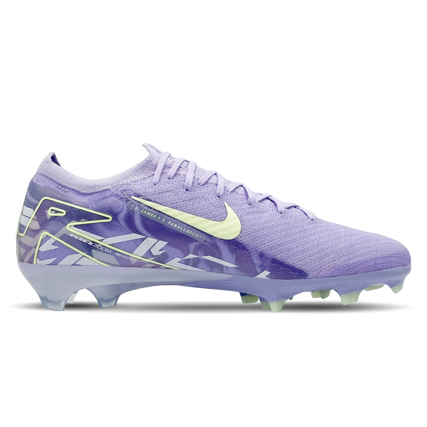 Die Nike Mercurial Zoom Vapor 16 Elite FG NU1 (HF1605-500) bieten dir explosive Geschwindigkeit und präzise Ballkontrolle. Dank der innovativen Zoom Air-Einheit und griffigen Sohle erlebst du optimale Traktion und Stabilität auf festen Böden. Das leichte, atmungsaktive Obermaterial passt sich deinem Fuß an, während die enge Passform für hervorragenden Komfort sorgt. Die strategisch platzierte NikeGrip-Technologie verhindert Rutschen im Schuh. Perfekt für schnelle Richtungswechsel und präzise Schüsse, steige