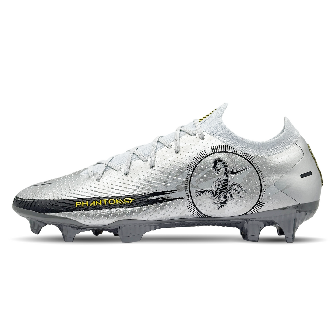 Erlebe ultimative Kontrolle und Präzision auf dem Platz mit den Nike Phantom GT Elite SE FG Fußballschuhen (CT2156-001). Ihr innovatives Design maximiert die Ballkontrolle, während das Flyknit für eine perfekte Passform und Wendigkeit sorgt. Ideal für Spieler, die ihre Technik perfektionieren und das Spiel dominieren möchten. Verfügbar bei STUNNINGBOOTS.com.