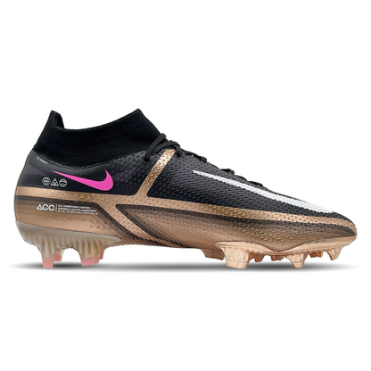 Entdecke die Nike Phantom GT2 Elite DF FG (DR5955-810) auf STUNNINGBOOTS.com. Diese Premium-Fußballschuhe sind speziell für festen Boden entwickelt und bieten hervorragende Ballkontrolle und explosive Geschwindigkeit. Mit ihrem innovativen Design, Dynamic Fit-Kragen und strapazierfähigen Materialien sind sie perfekt für ambitionierte Spieler. Sichere dir jetzt deine Nike Phantom GT2 Elite und dominiere das Spielfeld!