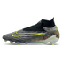 Die Nike Phantom GX Elite DF AG-Pro Fußballschuhe (DV6972-071) sind perfekt für Spieler, die auf Kunstrasen ihr Bestes geben wollen. Sie bieten präzise Ballkontrolle und optimalen Halt dank der innovativen Gripknit-Technologie. Der Dynamic Fit-Kragen sorgt für eine sockenähnliche Passform, die Stabilität und Bewegungsfreiheit kombiniert. Diese Schuhe sind ideal für ambitionierte Spieler, die ihre Performance auf das nächste Level heben möchten. Erhältlich auf STUNNINGBOOTS.com.