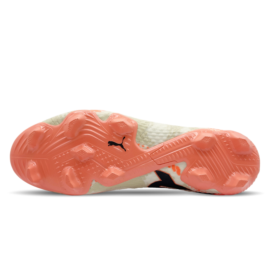 Tauche ein in die fortschrittliche Welt des Fußballs mit dem Puma Future 7 Ultimate GK FG/AG (108078-01) erhältlich auf STUNNINGBOOTS.com. Dieser Schuh bietet nicht nur erstklassige Performance auf festem und künstlichem Boden, sondern auch unvergleichlichen Komfort und Halt. Seine innovative Technologie und das futuristische Design machen ihn zur perfekten Wahl für ambitionierte Spieler. Bestelle jetzt und erlebe, wie dieser Schuh deine Spielweise revolutioniert!