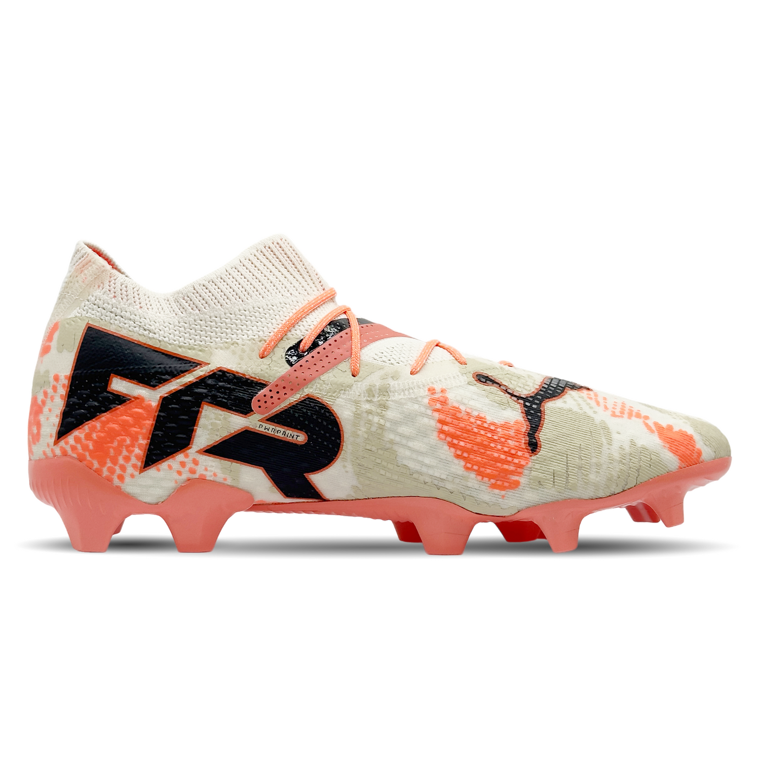 Tauche ein in die fortschrittliche Welt des Fußballs mit dem Puma Future 7 Ultimate GK FG/AG (108078-01) erhältlich auf STUNNINGBOOTS.com. Dieser Schuh bietet nicht nur erstklassige Performance auf festem und künstlichem Boden, sondern auch unvergleichlichen Komfort und Halt. Seine innovative Technologie und das futuristische Design machen ihn zur perfekten Wahl für ambitionierte Spieler. Bestelle jetzt und erlebe, wie dieser Schuh deine Spielweise revolutioniert!