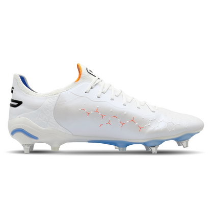 Entdecke den Puma King Ultimate MXSG (107098-01) auf STUNNINGBOOTS.com. Diese hochwertigen Fußballschuhe bieten nicht nur maximalen Grip auf weichem Boden, sondern auch ein innovatives Design und erstklassigen Komfort. Mit ihrer herausragenden Passform und dem strapazierfähigen Obermaterial sind sie perfekt für Spieler, die auf dem Platz das Beste geben wollen. Dominiere das Spiel mit diesen Schuhen und erziele Spitzenleistungen auf weichem Untergrund.