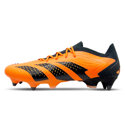 Tauche ein in die Welt des adidas Predator Accuracy.1 L SG (GW4582) auf STUNNINGBOOTS.com. Dieser hochmoderne Fußballschuh bietet ultimative Präzision und Kontrolle auf weichen Untergründen. Entwickelt für Spieler, die ihr Spiel auf das nächste Level bringen wollen. Hol ihn dir noch heute und werde zum Meister auf dem Platz!