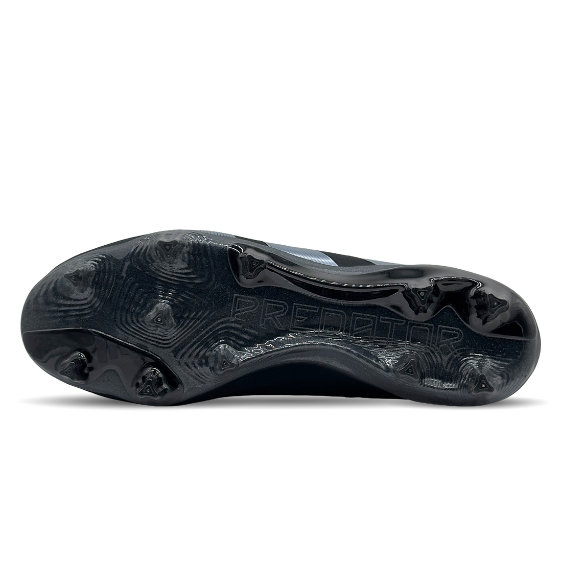 Erlebe maximale Kontrolle und Präzision auf dem Platz mit dem adidas Predator Elite FG (IE1804). Dieser hochmoderne Fußballschuh bietet nicht nur herausragende Ballkontrolle, sondern auch ultimative Stabilität und Traktion auf festen Untergründen. Dank seiner innovativen Technologie bist du deinen Gegnern immer einen Schritt voraus. Hol dir jetzt den entscheidenden Vorteil und dominiere das Spiel. Verfügbar auf STUNNINGBOOTS.com!
