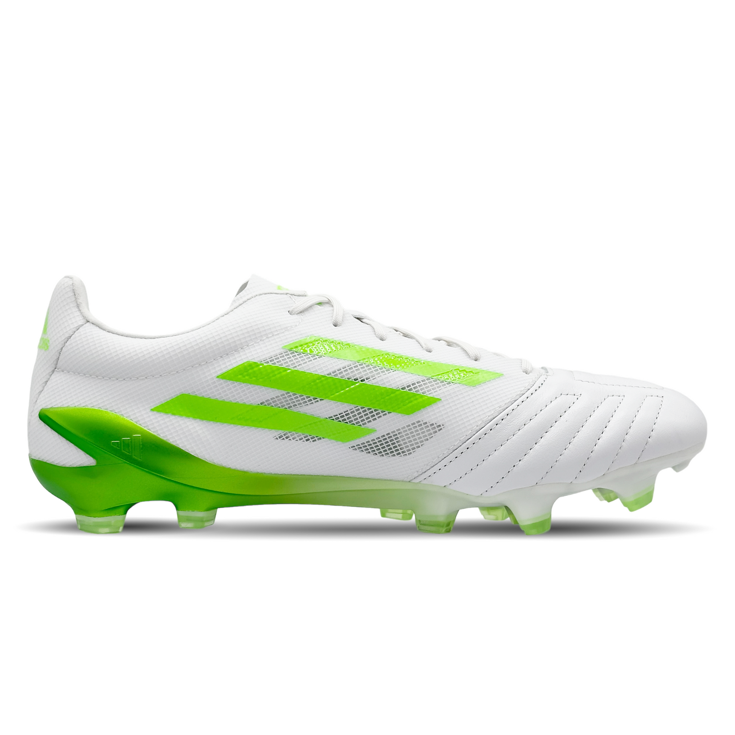 Der Adidas X Speedportal 99LEA.1 FG (HP9130) kombiniert federleichtes Design mit hochwertigem Leder, das exzellente Ballkontrolle und Komfort bietet. Die FG-Außensohle ermöglicht explosive Geschwindigkeit auf festen Böden, während die stabile Konstruktion für perfekte Balance und Agilität sorgt. Jetzt auf STUNNINGBOOTS.com erhältlich!